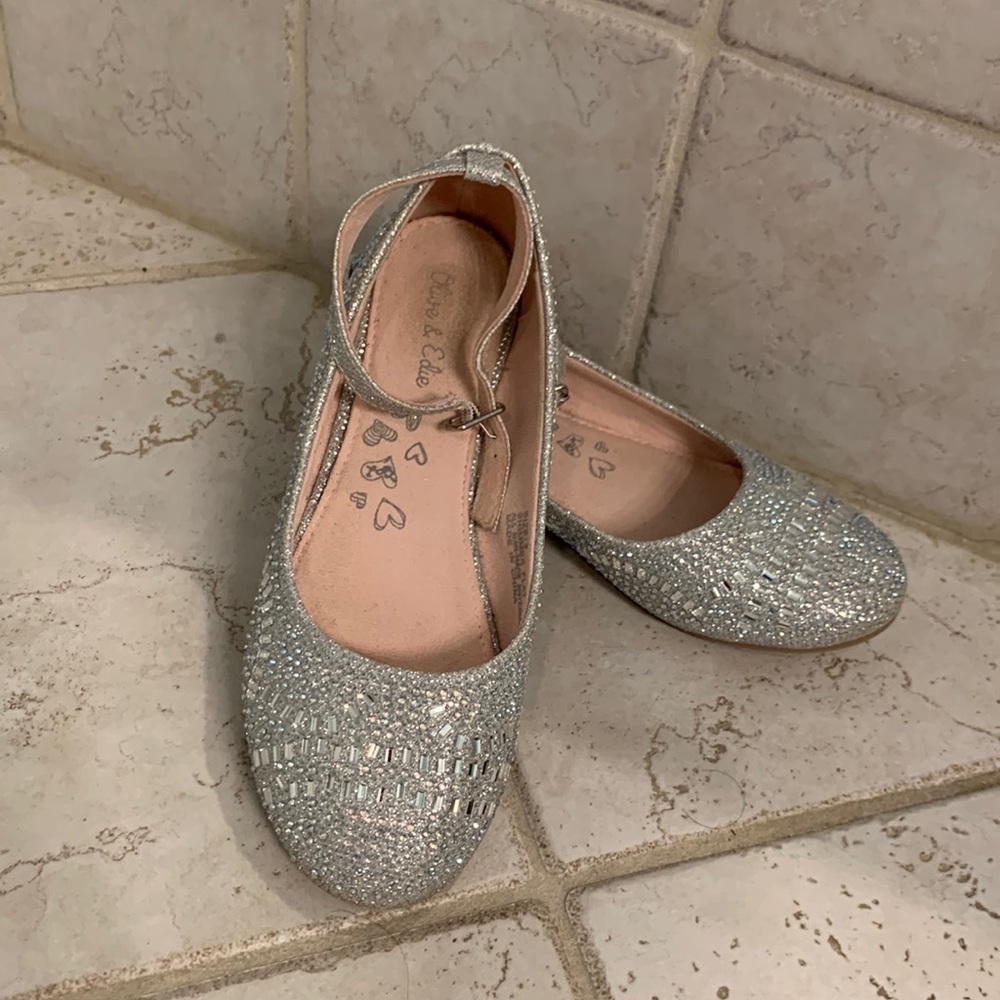 Silver sparky girls size 3 dress shoes